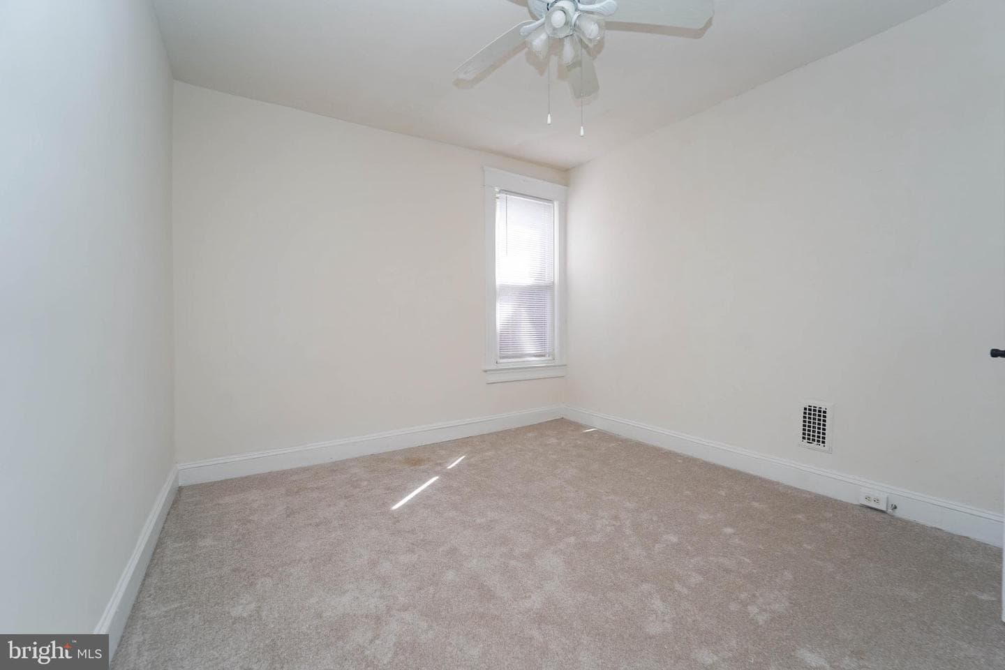 2749 Riggs Avenue photo 26