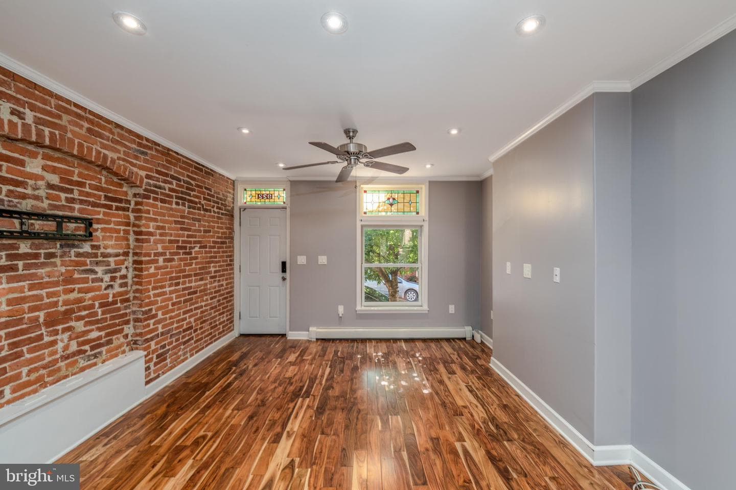 922 S Bouldin Street photo 2