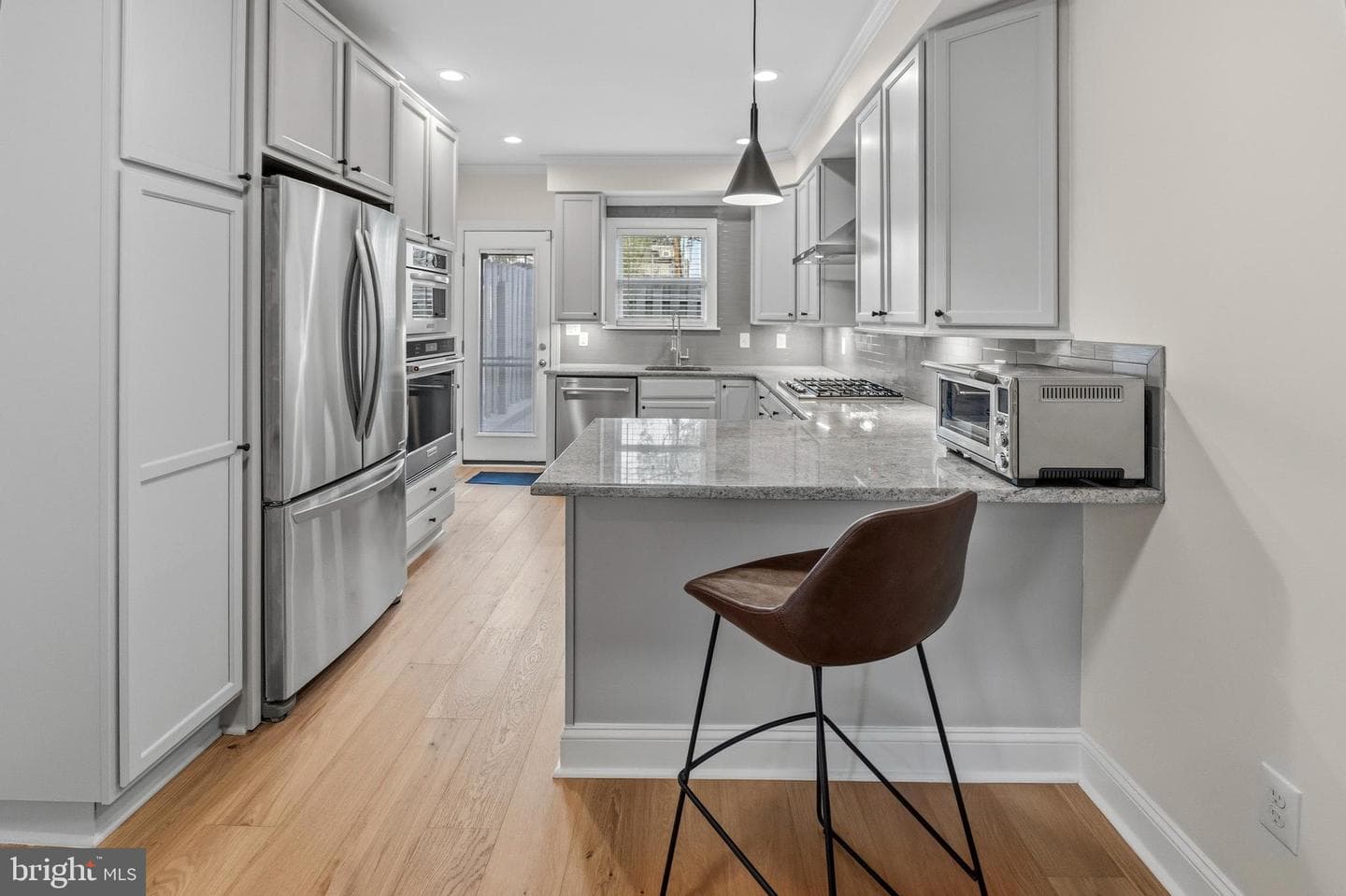 1452 Boyle Street photo 19