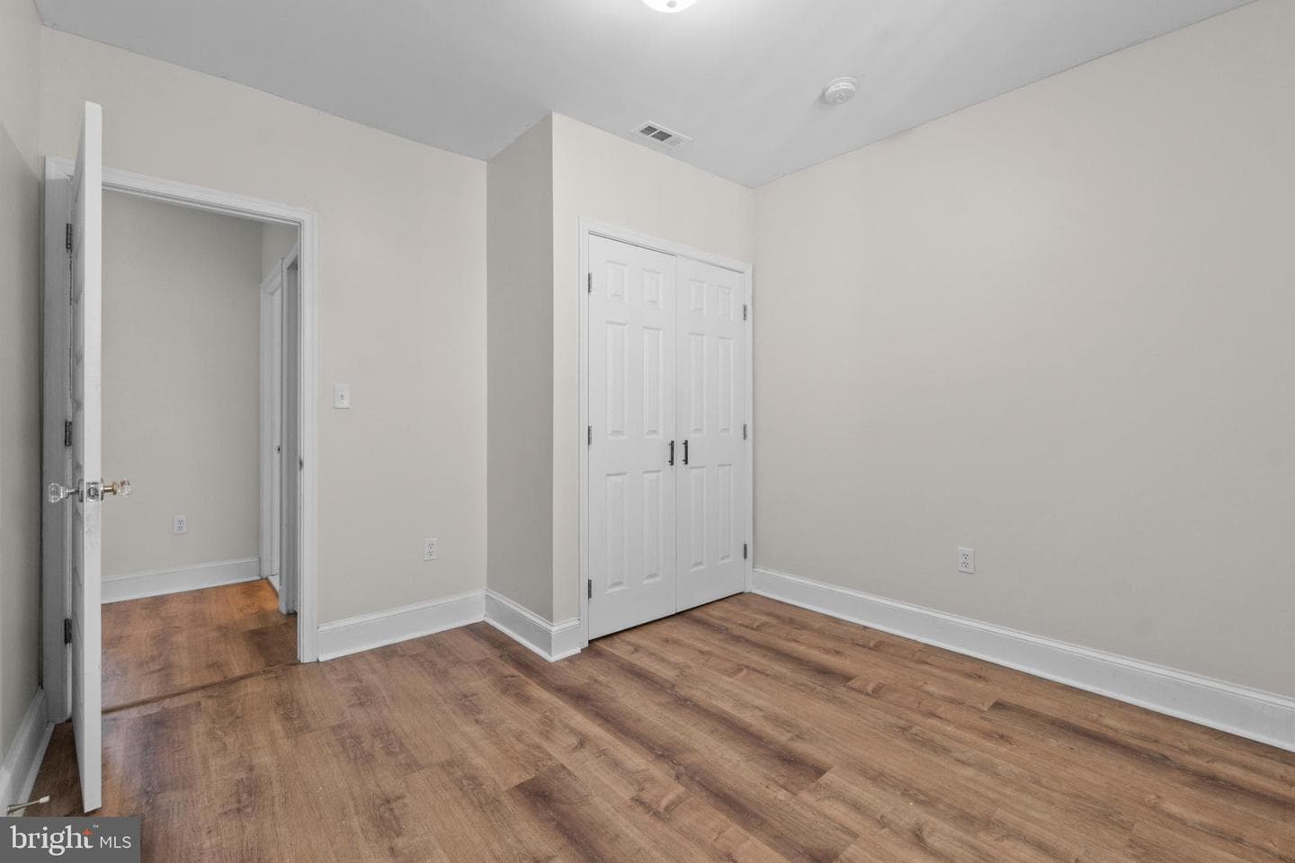 2620 Oswego Avenue photo 25