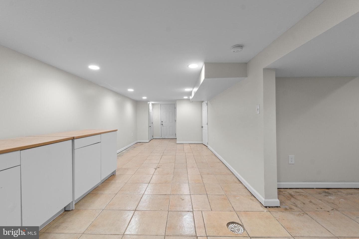 2620 Oswego Avenue photo 30