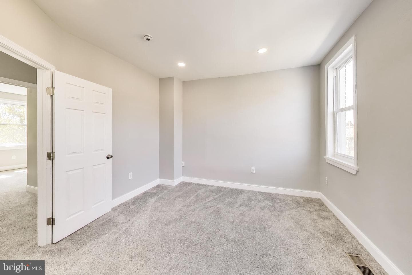 2807 Waldorf Avenue photo 21