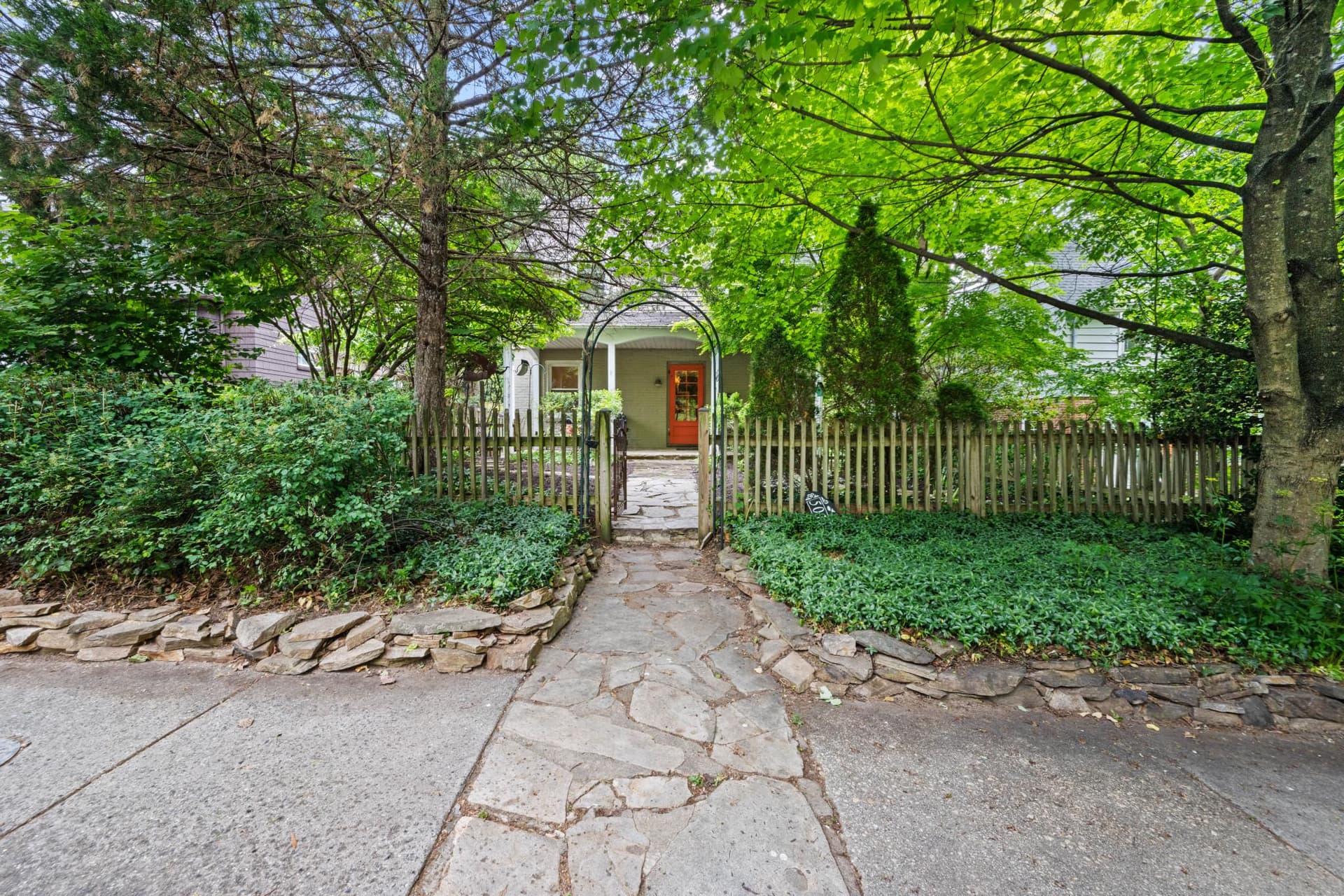 5010 Boxhill Ln photo 2
