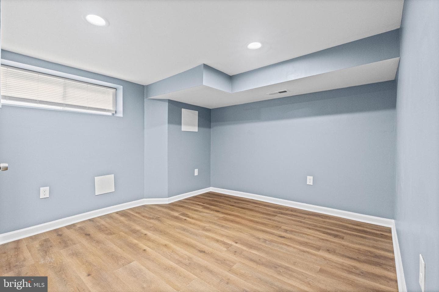 447 N Linwood Avenue photo 31