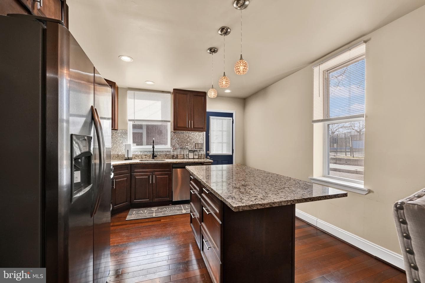 1401 E Lanvale Street photo 2