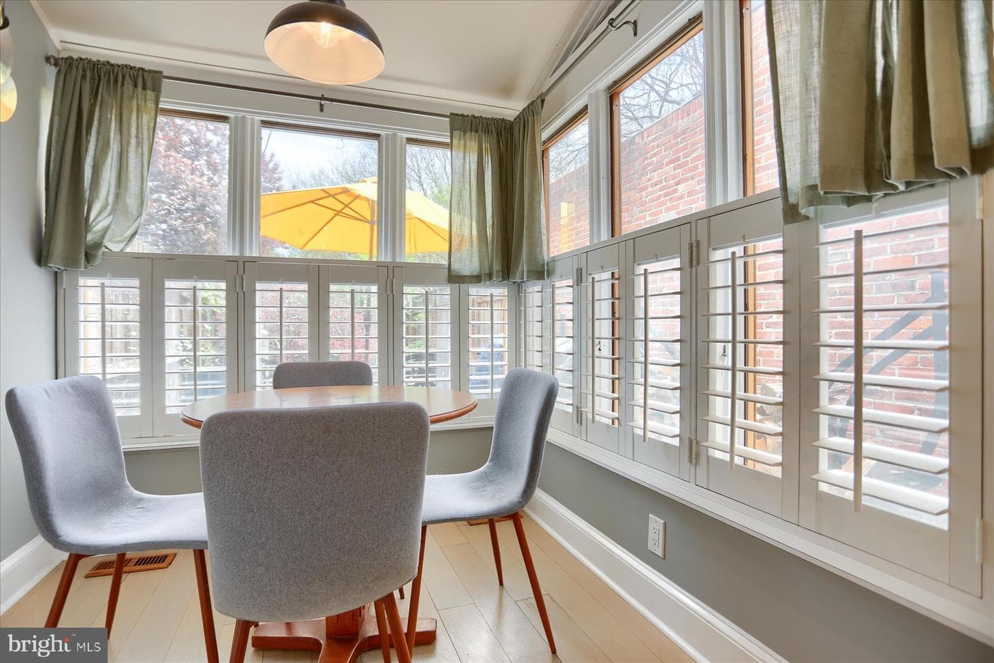 111 Barre Street W photo 11
