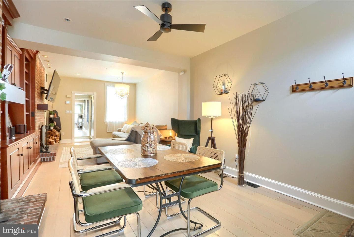 111 Barre Street W photo 5