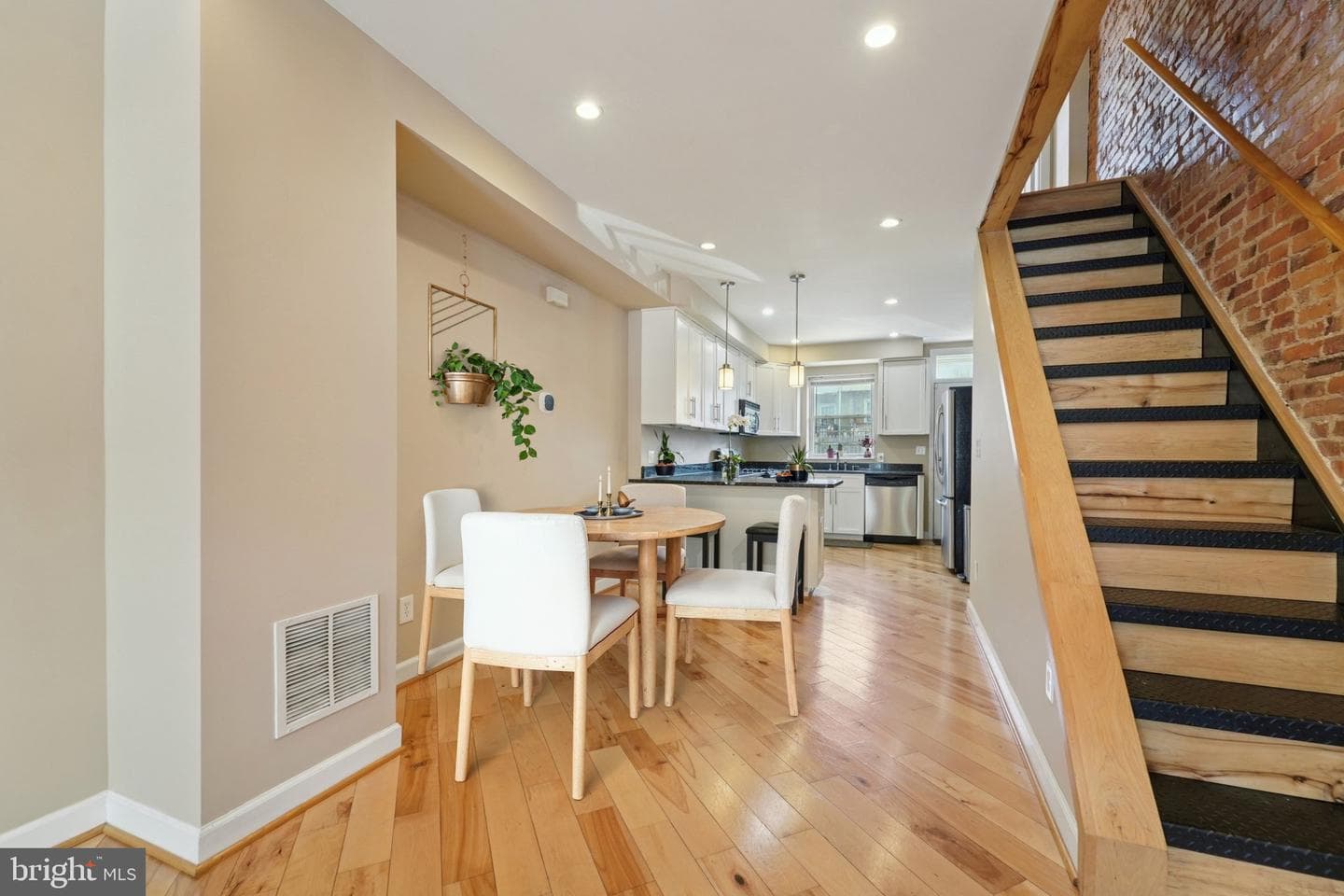 341 S Macon Street photo 10