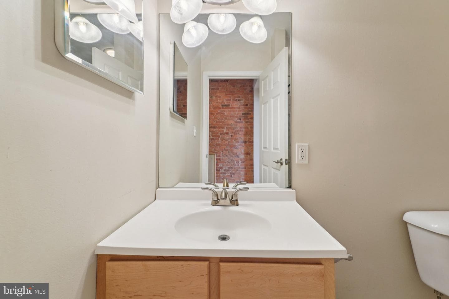 341 S Macon Street photo 17