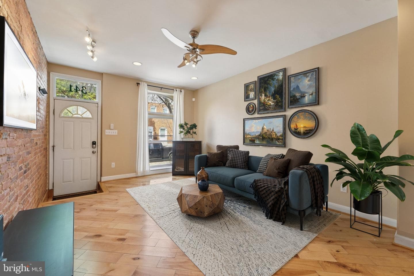 341 S Macon Street photo 6