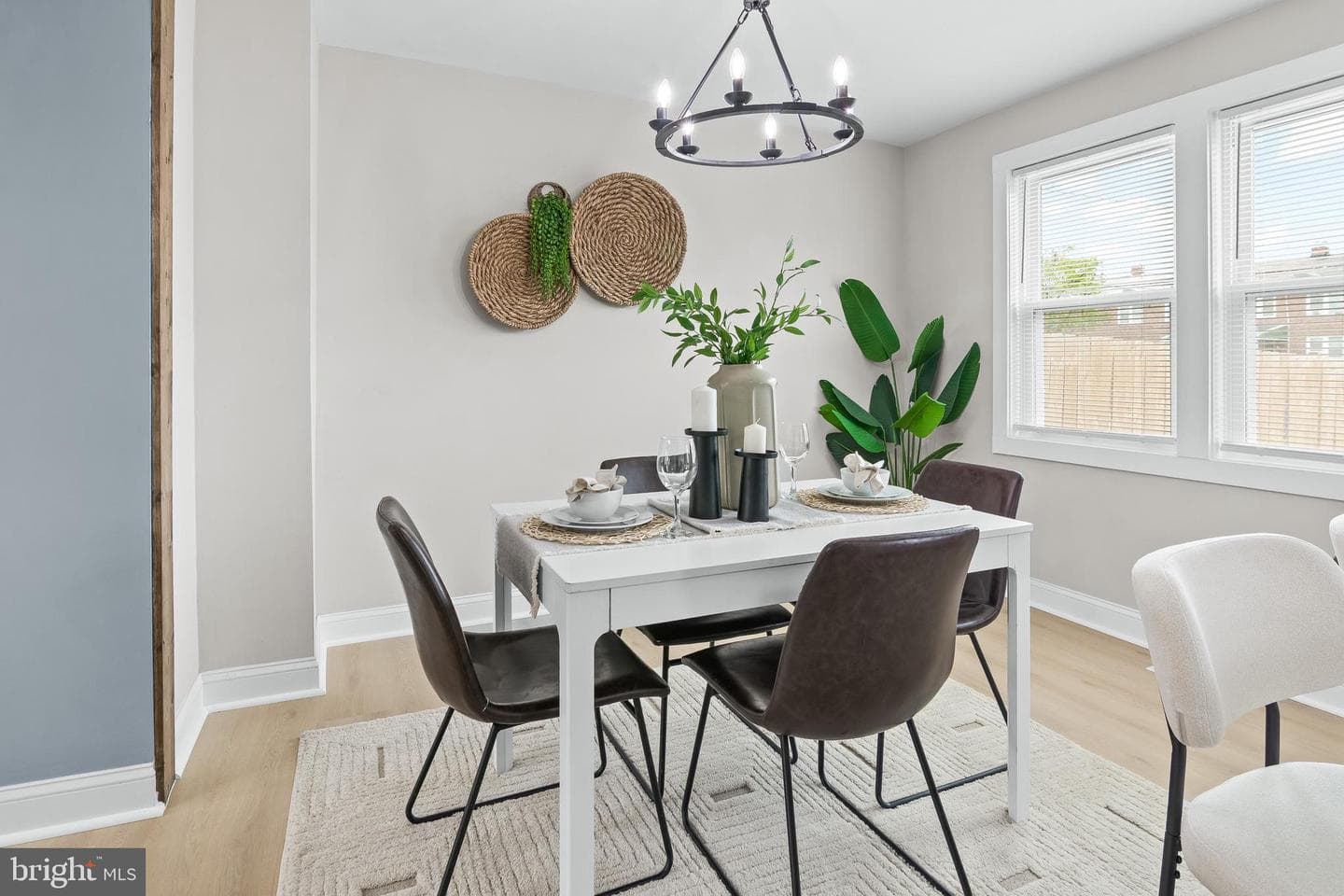 5907 Leith Walk photo 10