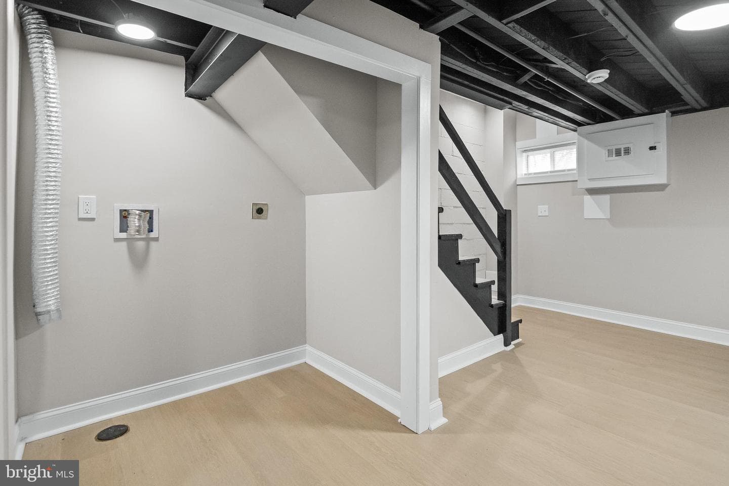 5907 Leith Walk photo 35