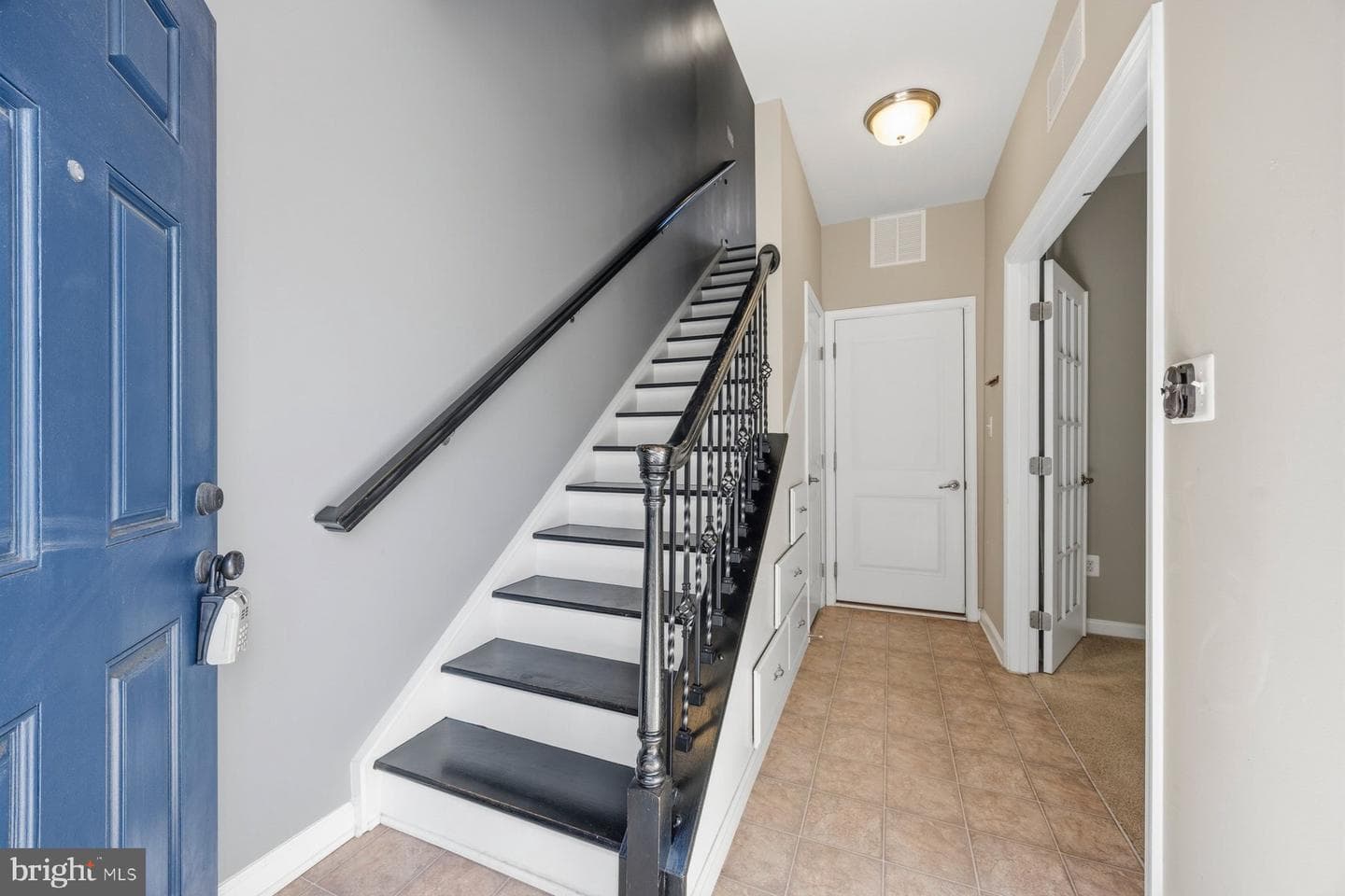 738 S Macon Street photo 3