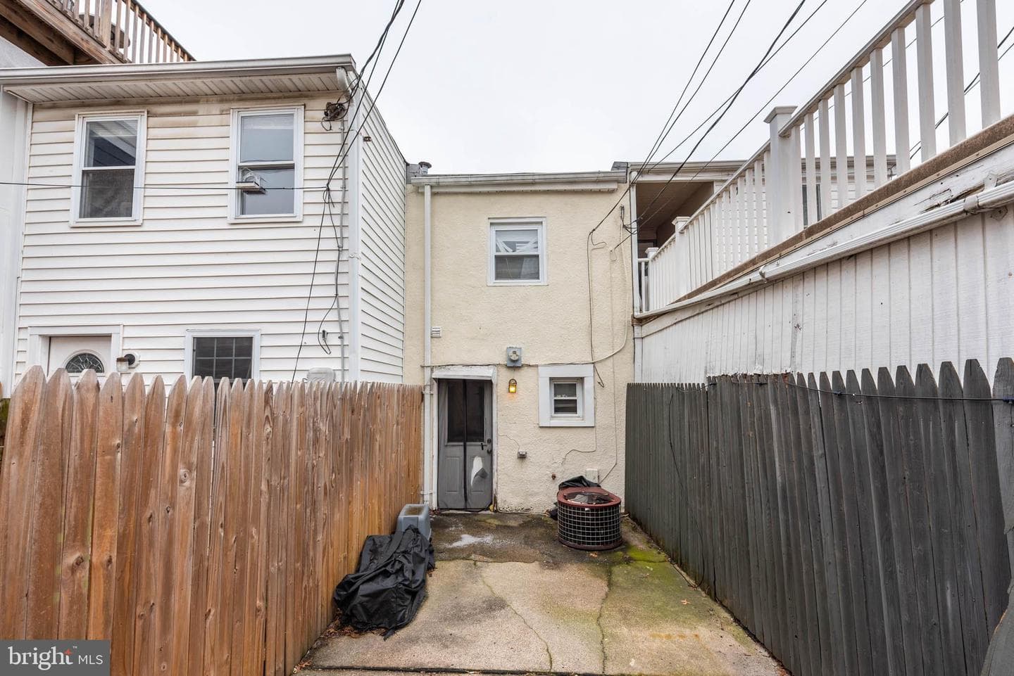 108 W Heath Street photo 16