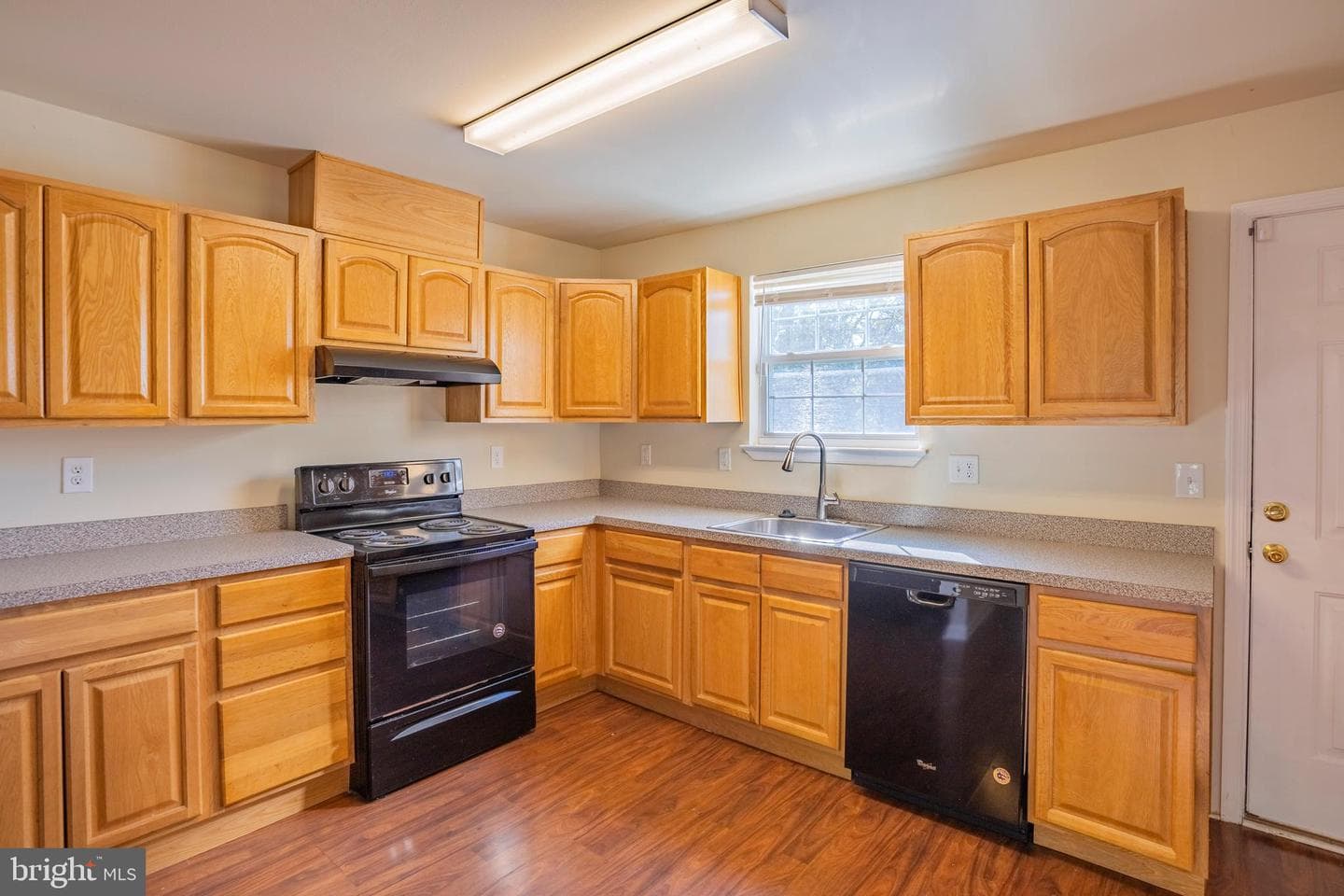 2615 Huron Street photo 11