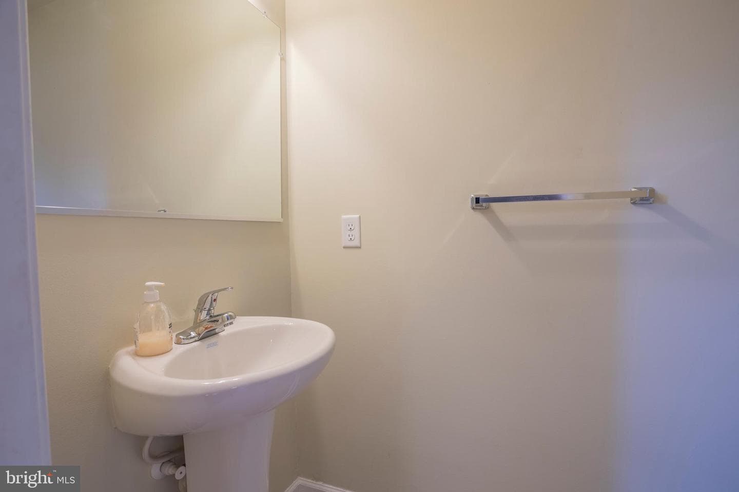 2615 Huron Street photo 16