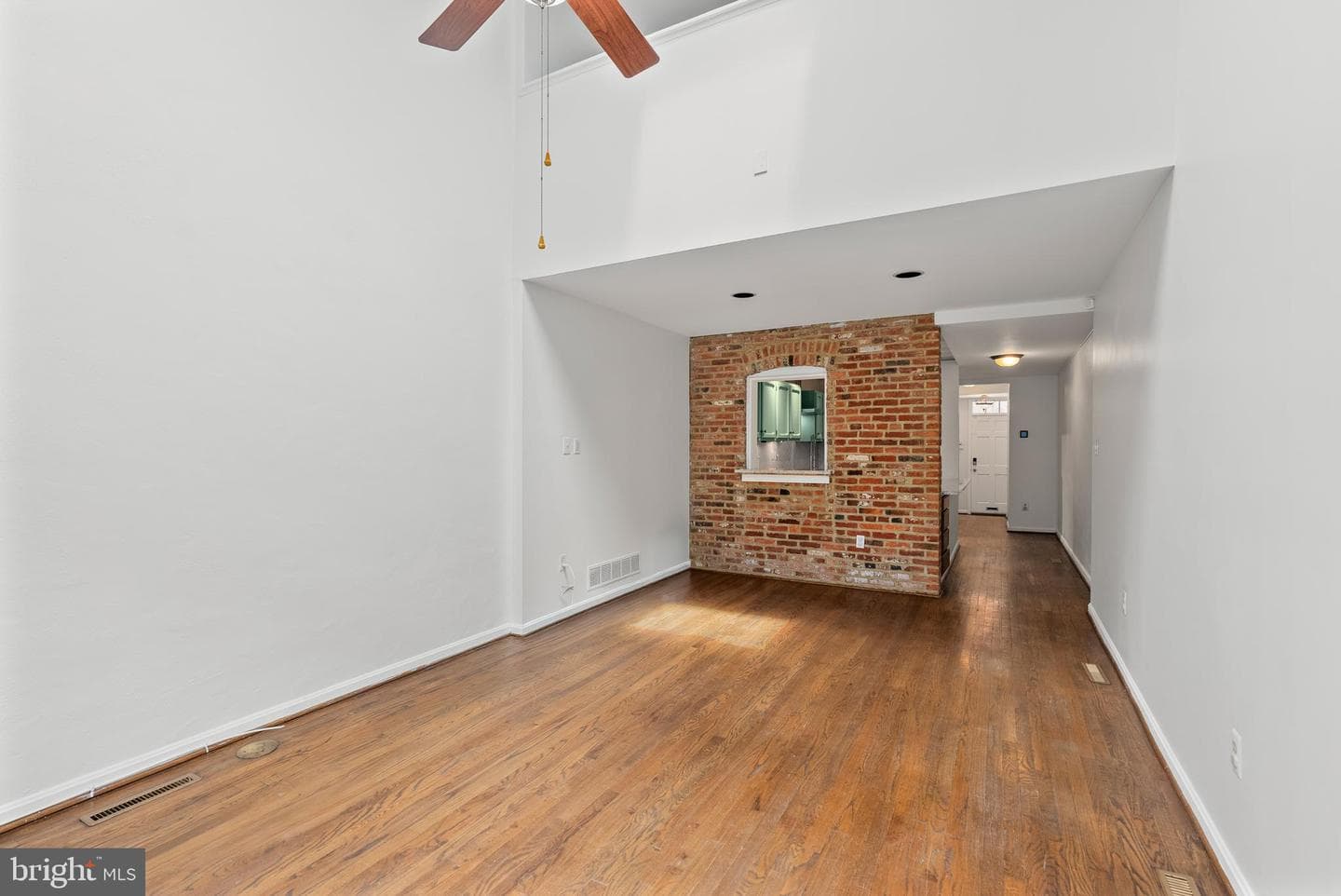 141 W Montgomery Street photo 10