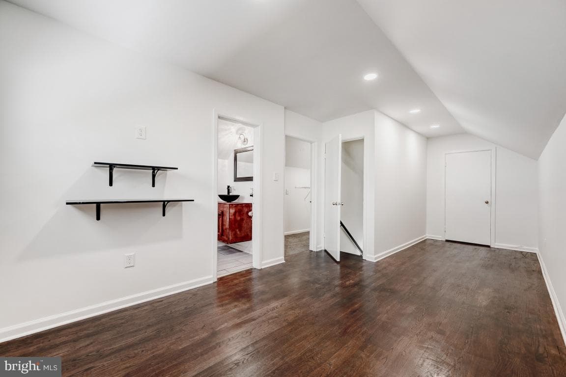 2403 Hermosa Avenue photo 14