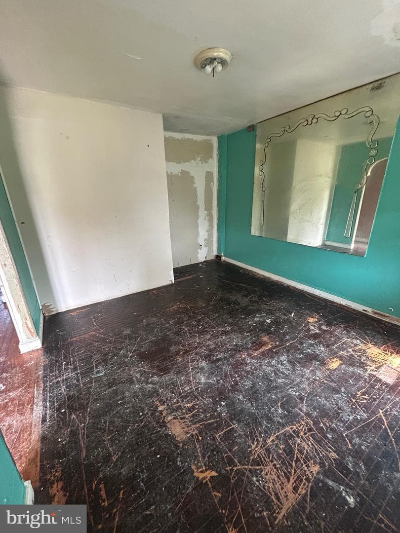 2500 Quantico Avenue photo 2