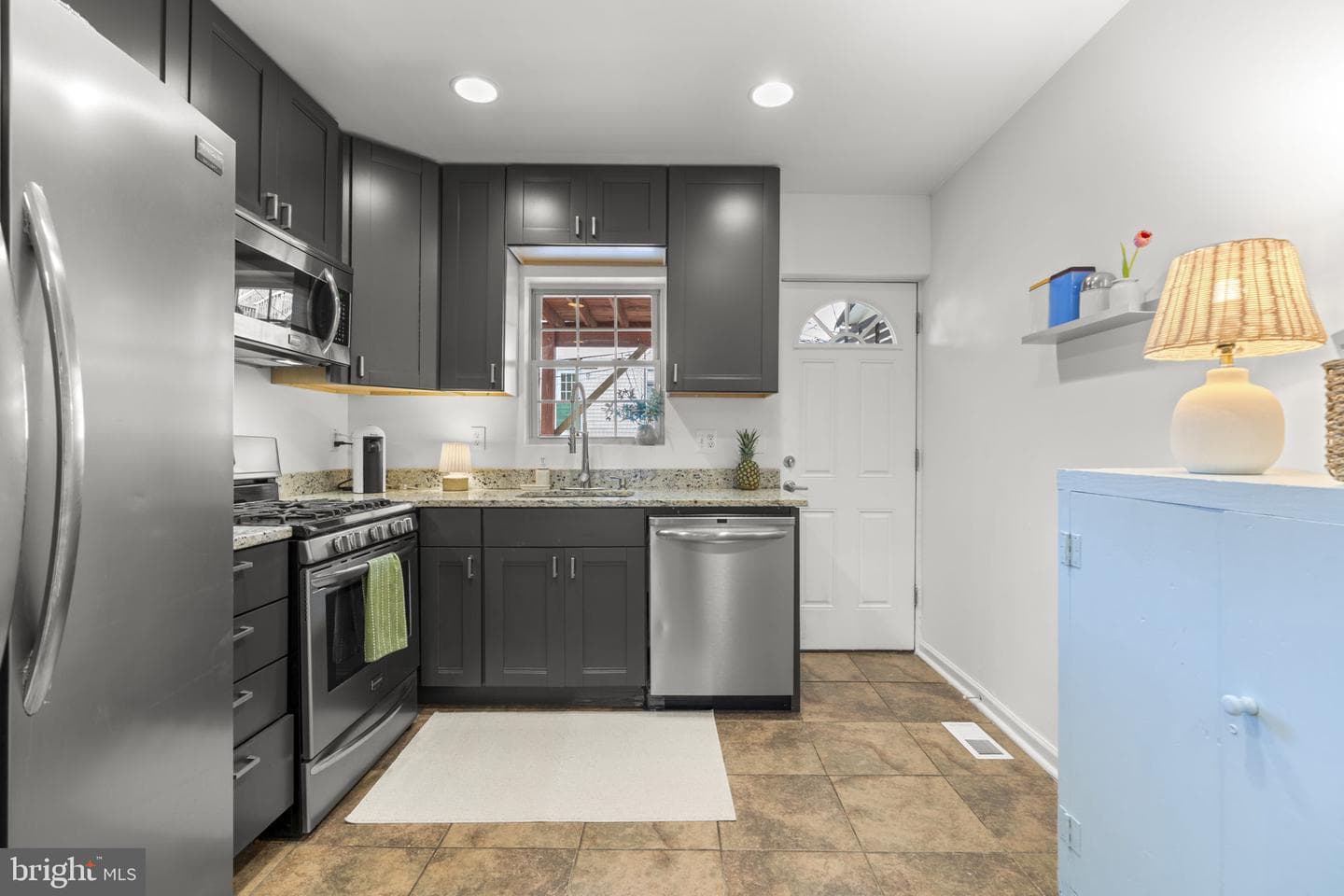 17 N Bradford Street photo 11