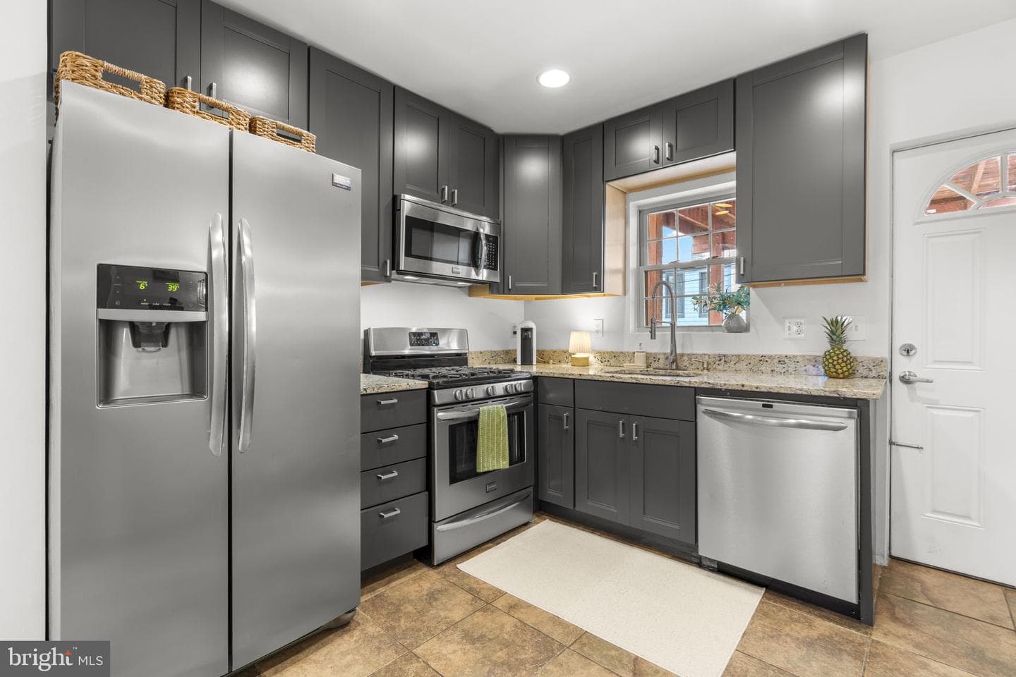 17 N Bradford Street photo 12