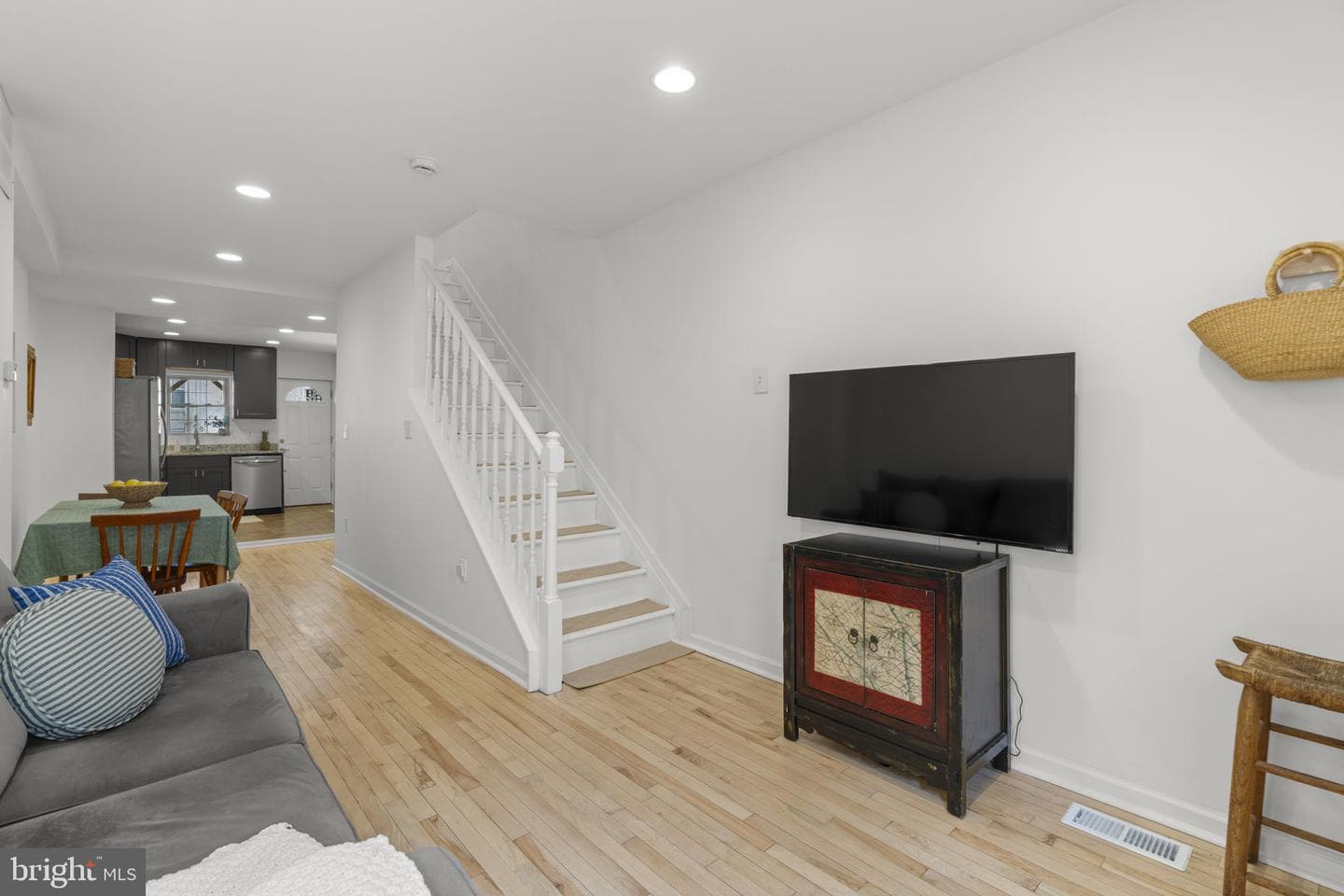 17 N Bradford Street photo 6