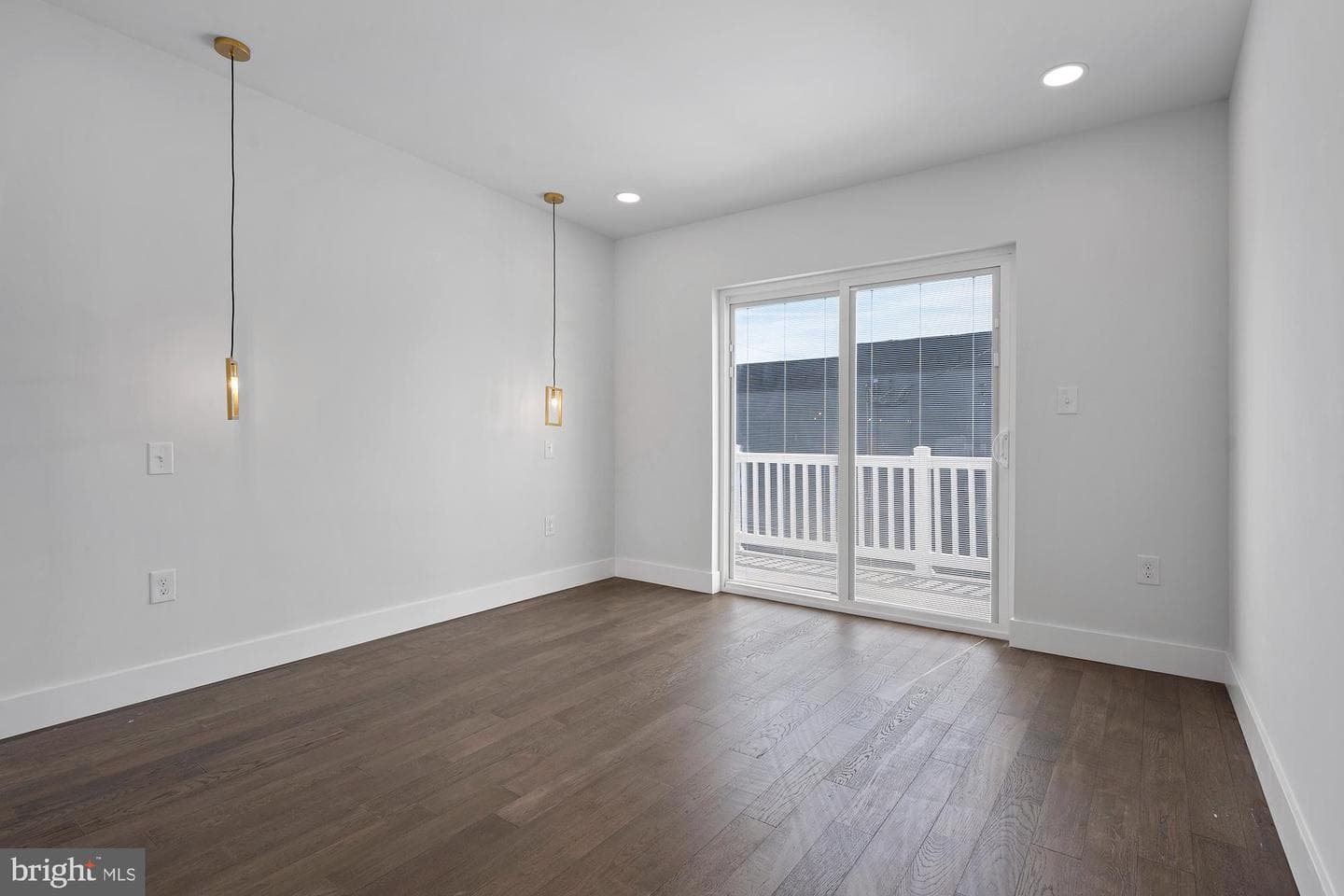 2713 E Fayette Street photo 22