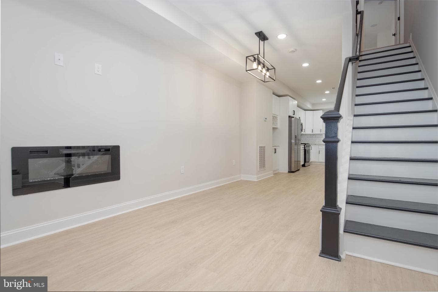 1645 Normal Avenue photo 6