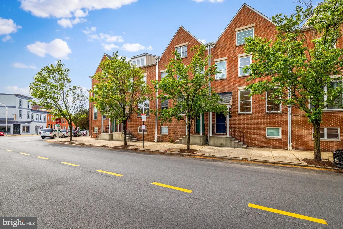 2338 Cambridge Walk photo 4