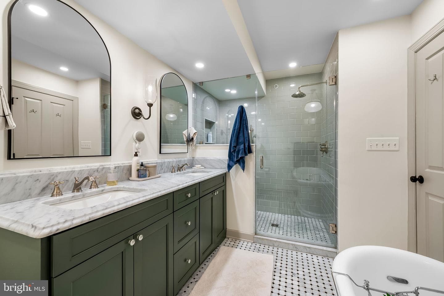 2338 Cambridge Walk photo 44