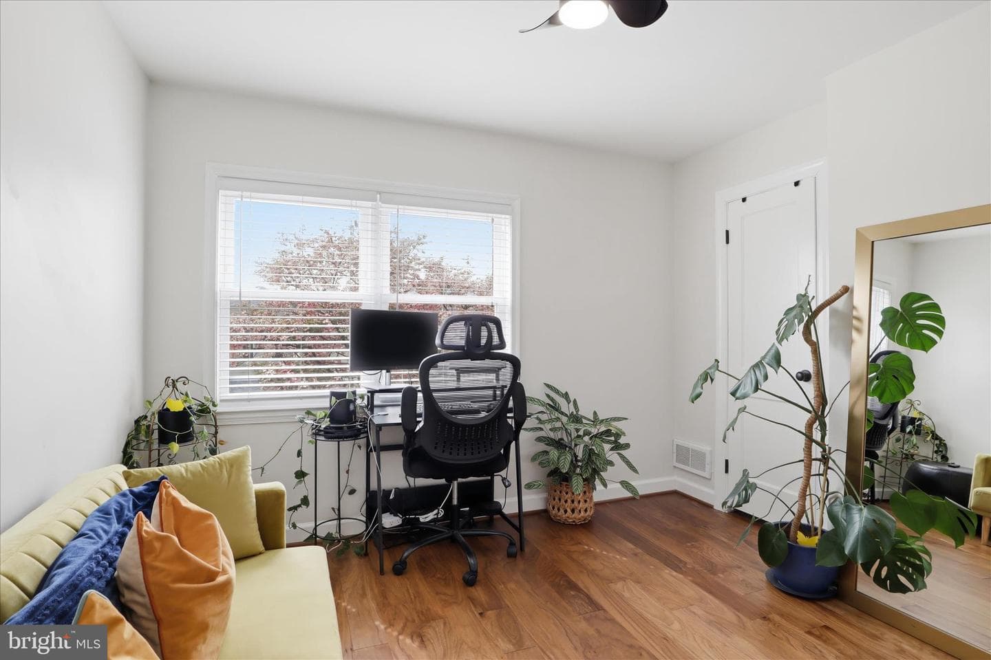 2018 Girard Avenue photo 16