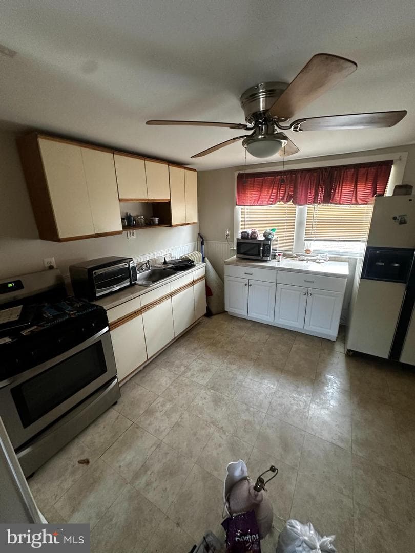 500 Washburn Avenue photo 17
