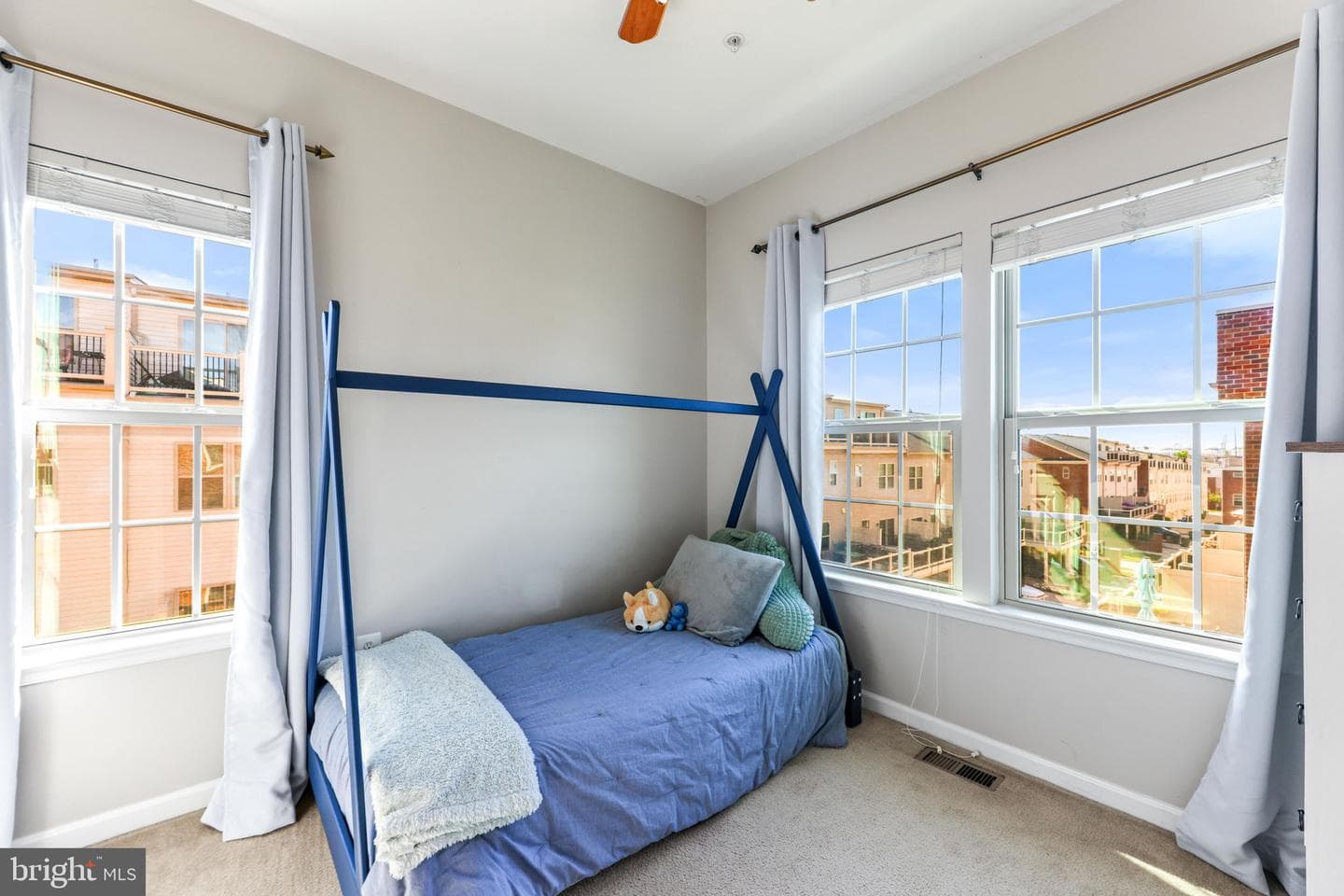 4648 Hudson Street photo 33