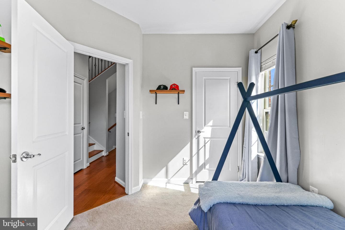 4648 Hudson Street photo 34