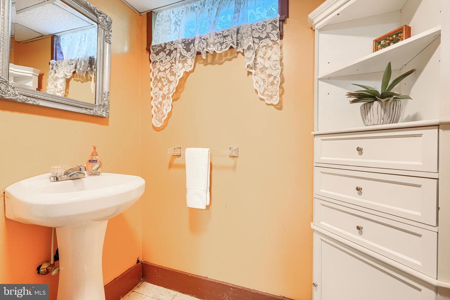 207 Hawthorne Road photo 88