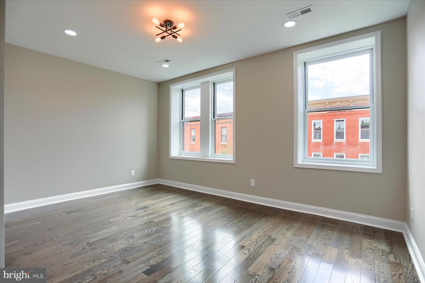 1811 Madison Avenue photo 24