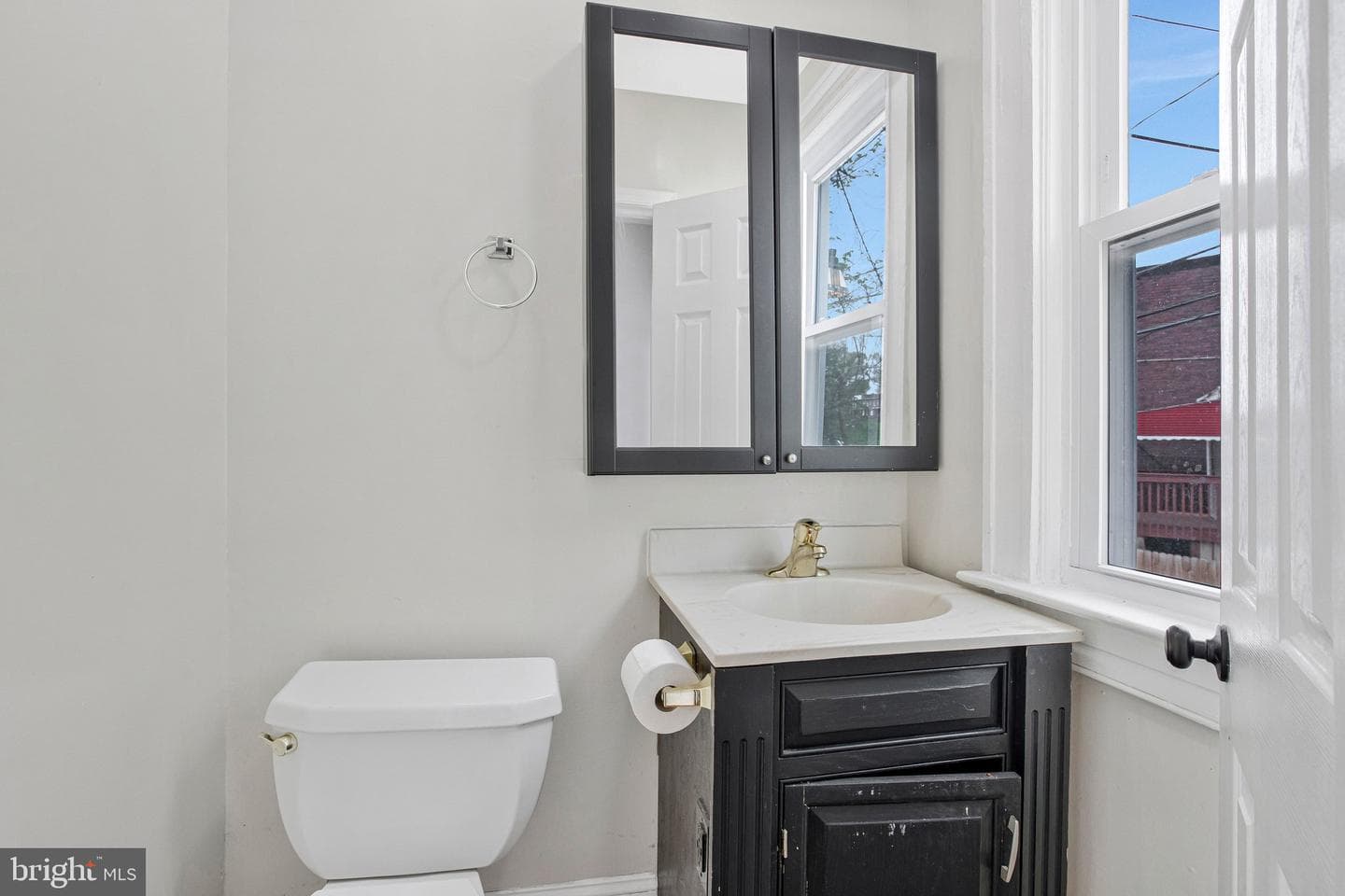 40 N Abington Avenue photo 22