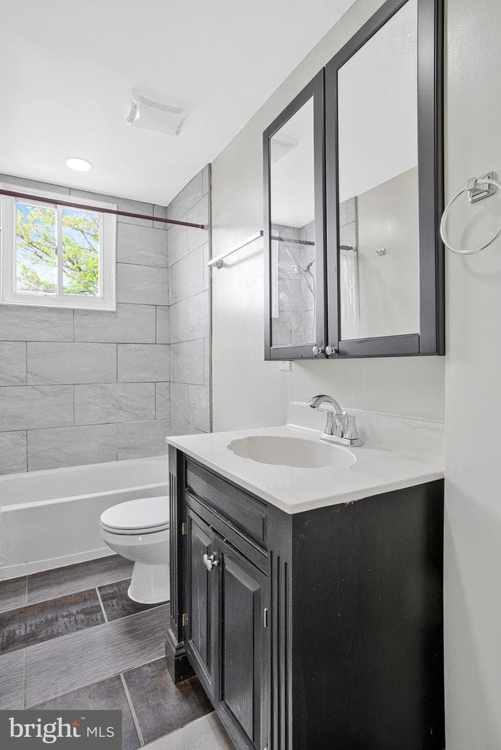 40 N Abington Avenue photo 30