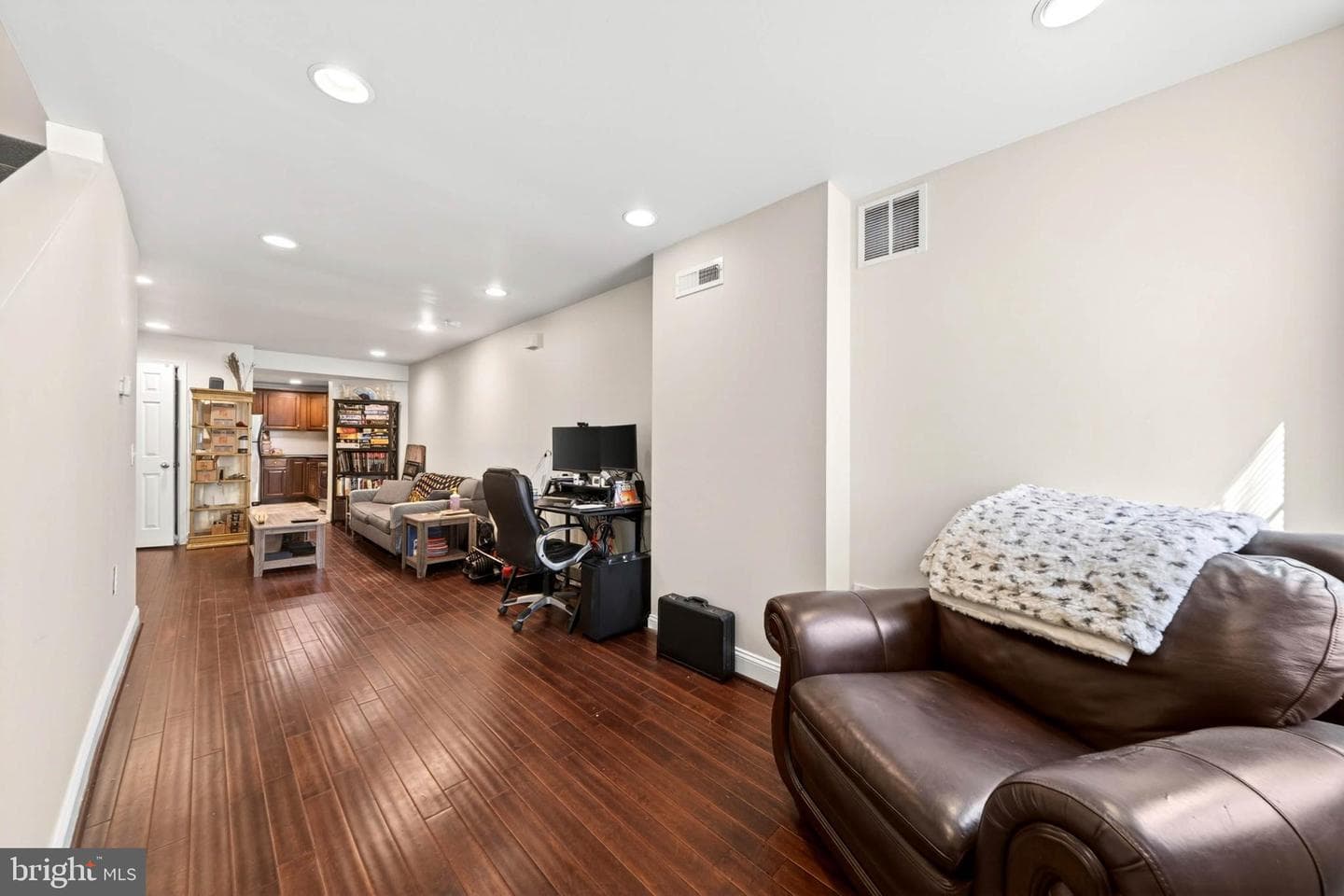 622 S Glover Street photo 4