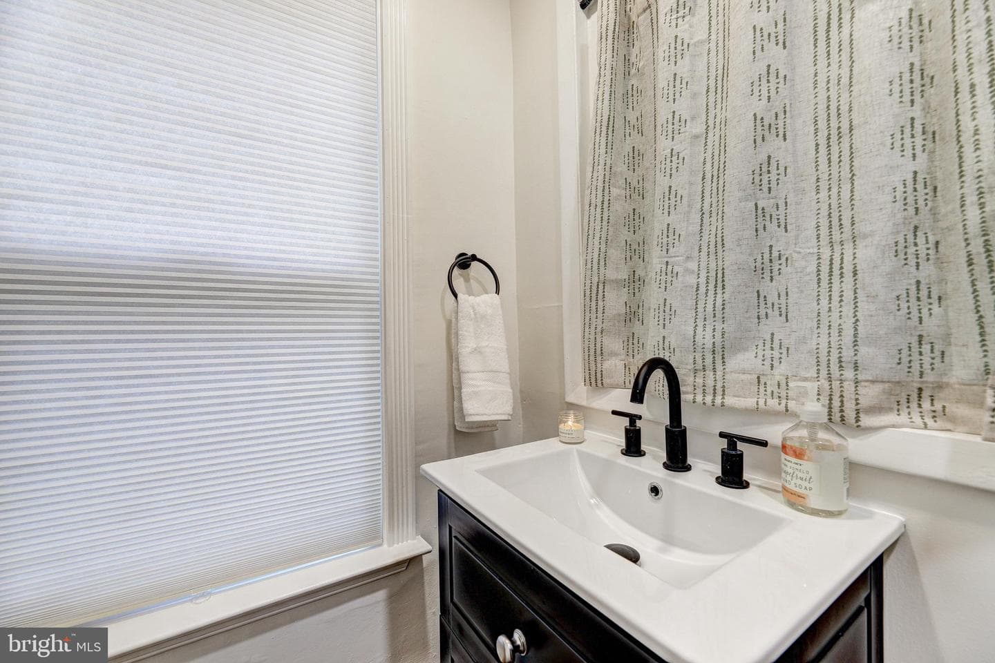 404 Evesham Avenue photo 27