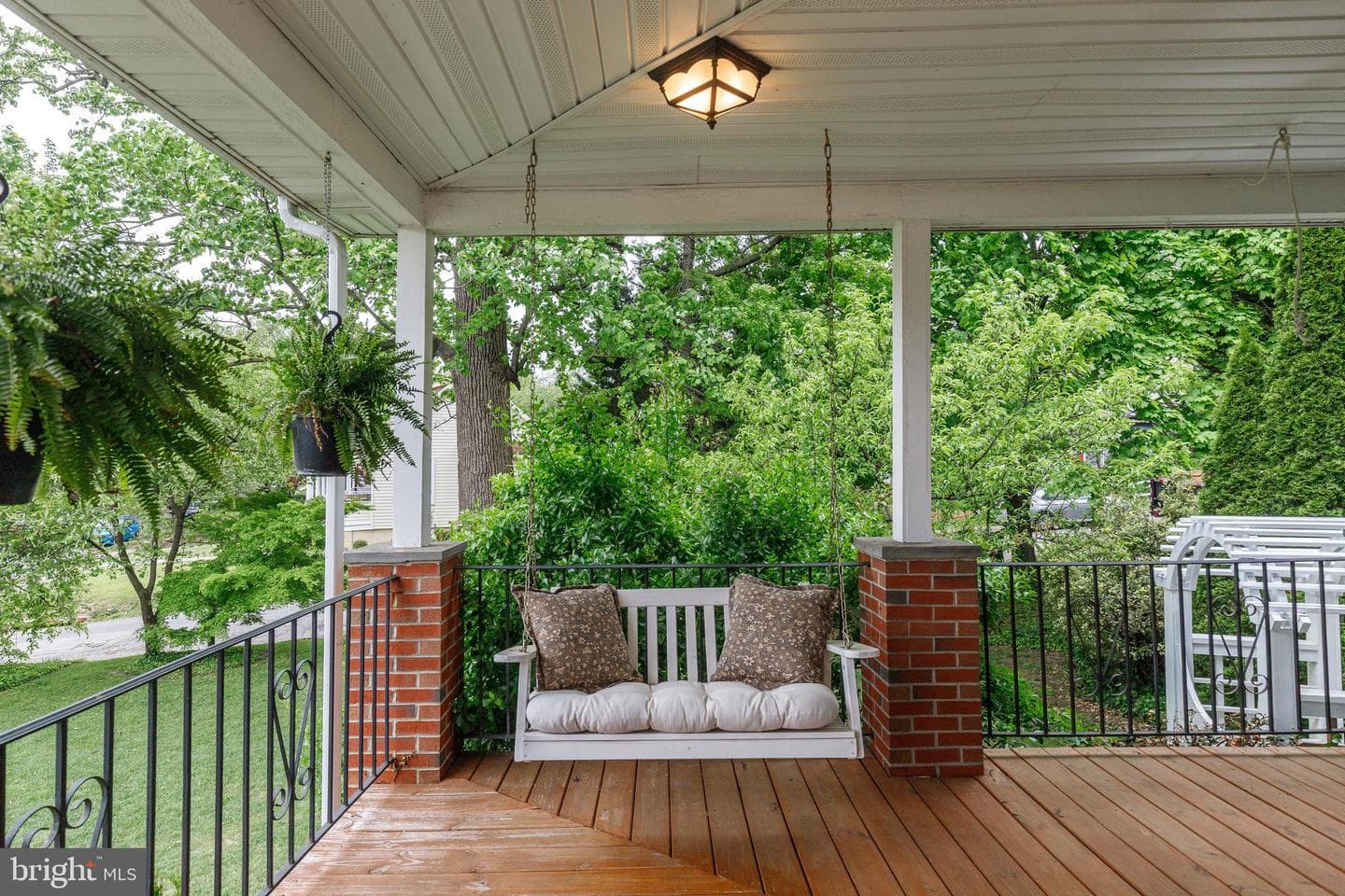 404 Evesham Avenue photo 4