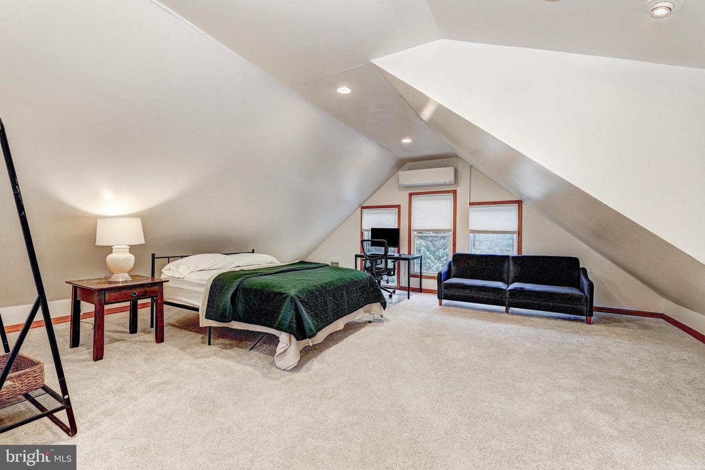 404 Evesham Avenue photo 45