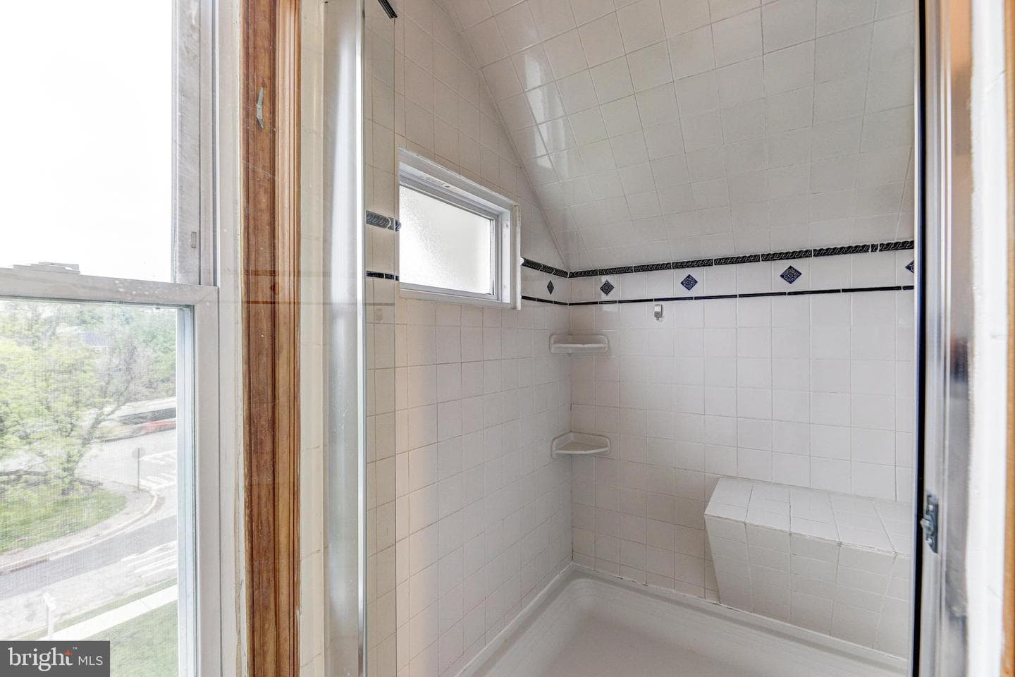 404 Evesham Avenue photo 49