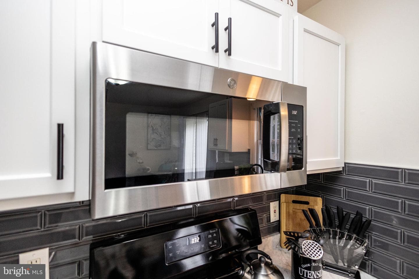 2847 Joseph Avenue photo 7