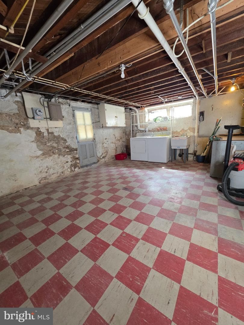 2922 Harview photo 14