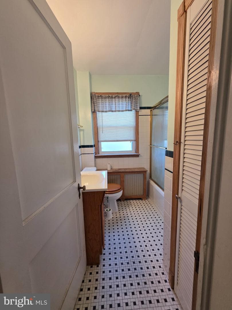 2922 Harview photo 9