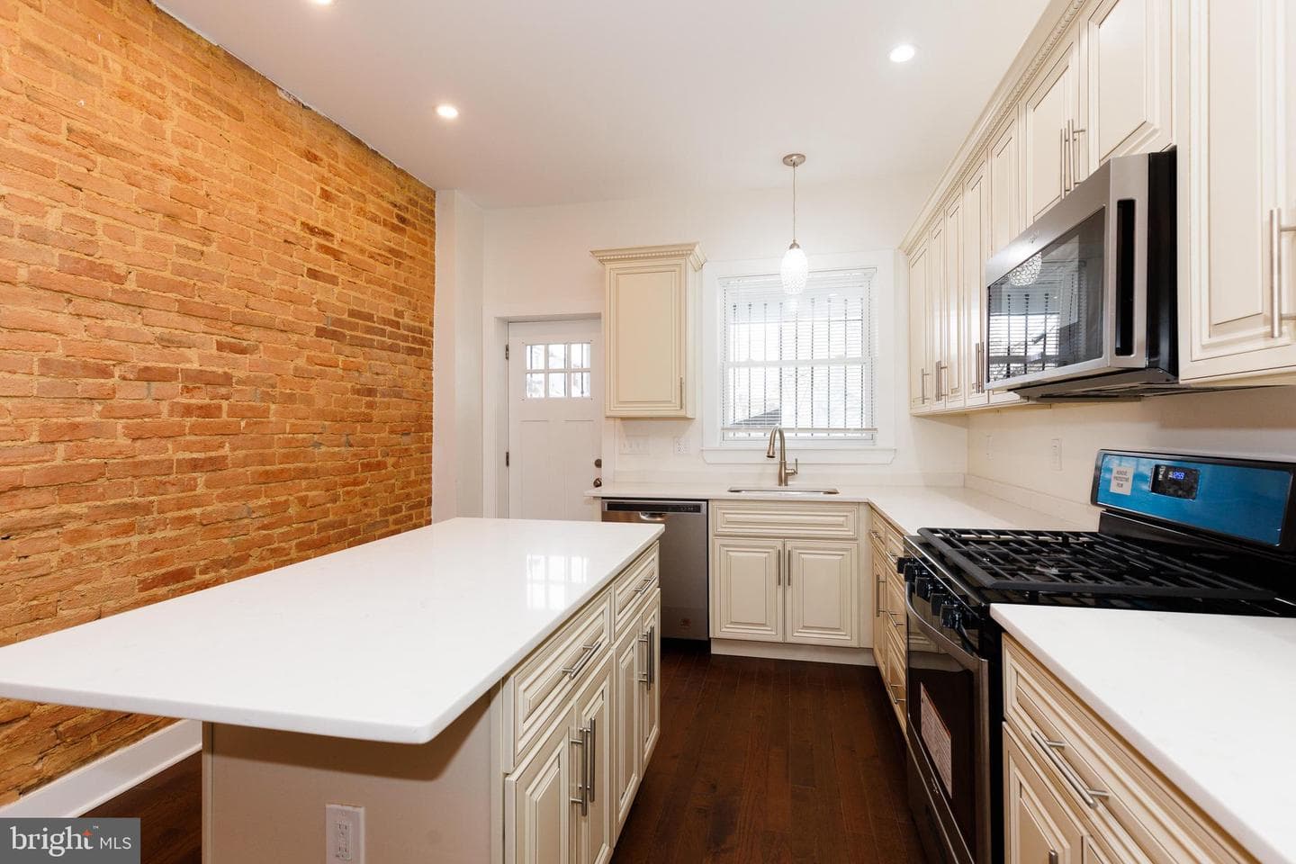 2502 Jefferson Street photo 16