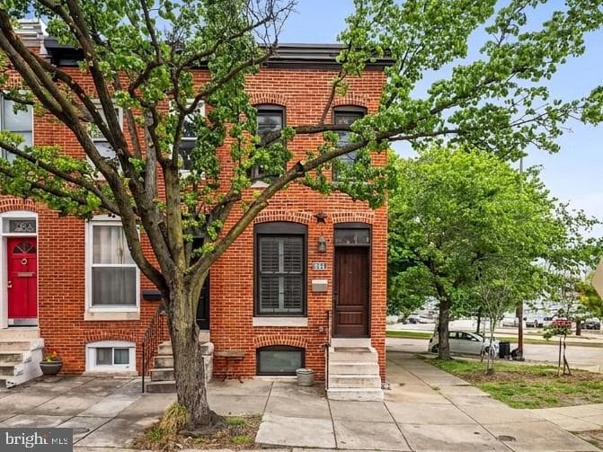 644 E Clement Street photo 2