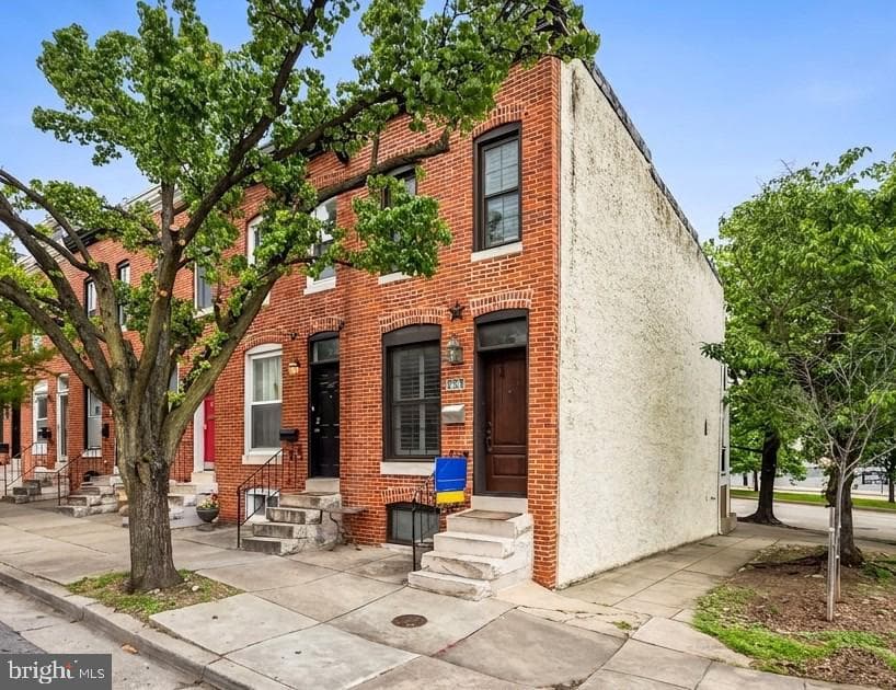 644 E Clement Street photo 3