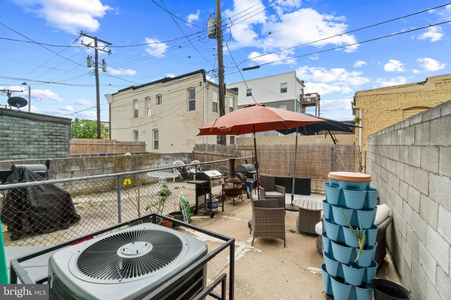 210 N Ellwood Avenue photo 28